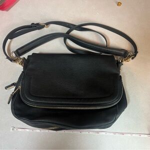 Urban expressions larger crossbody